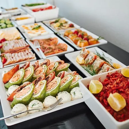 Molo Park Aparthotel 3*