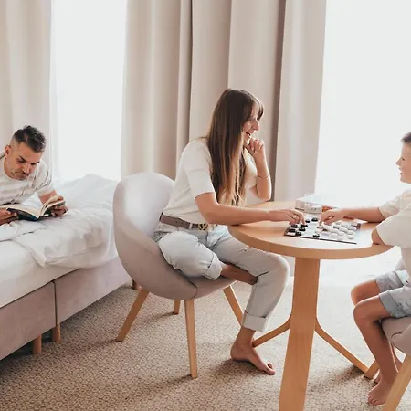 Molo Park Мельно