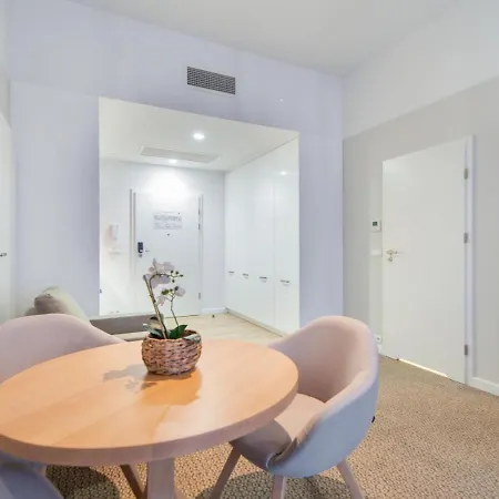 Molo Park Aparthotel 4*