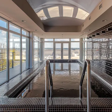 Molo Park Aparthotel 3*