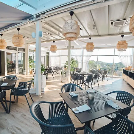 Molo Park Aparthotel