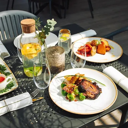 公寓式酒店 Molo Park 4*